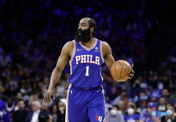 皇马本泽马梅开二度助球队取胜