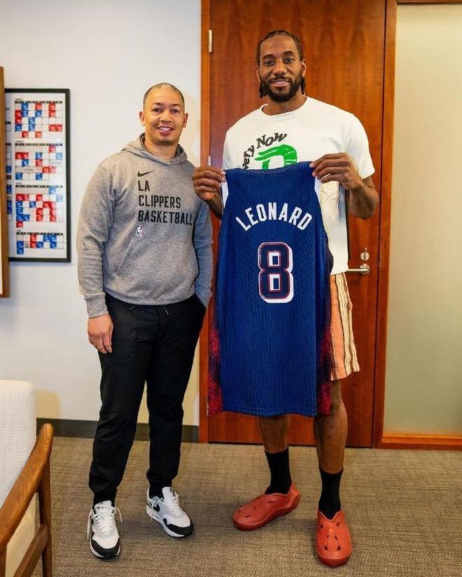 CBA疯狂一夜！继伟完美首秀，张宁霸气复仇，同曦刮到了超级大奖