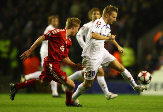 巴萨梅西关键助攻助力进球